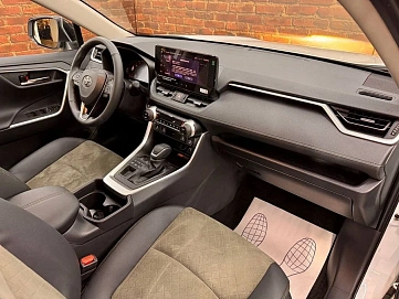 Toyota RAV4, 2025г, полный привод, вариатор