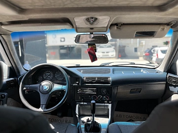 BMW 5 серии, 1988г, задний привод, механика