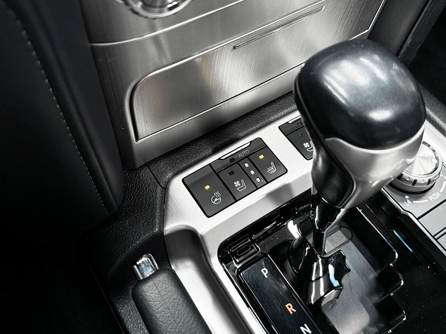 Toyota Land Cruiser, 2018г., полный привод, автомат