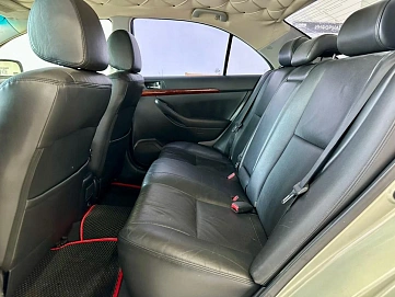 Toyota Avensis, 2004г, передний привод, автомат