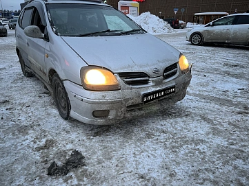Nissan Tino, 1999г, передний привод, вариатор