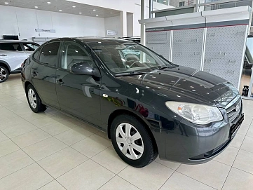 Hyundai Elantra, 2009г, передний привод, автомат