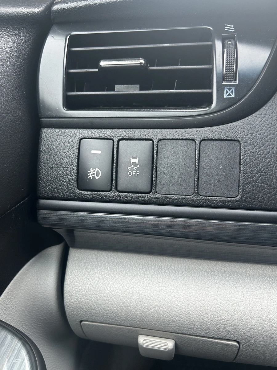 Toyota Camry, 2012г., передний привод, вариатор