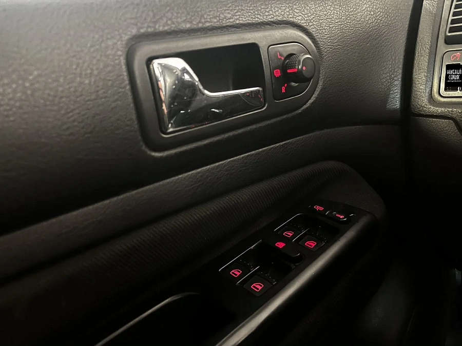 Volkswagen Golf, 2001г., передний привод, механика