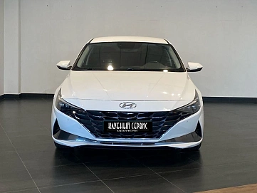 Hyundai Elantra, 2021г, передний привод, автомат