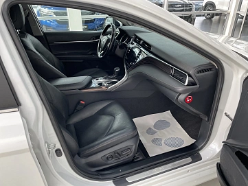 Toyota Camry, 2020г, передний привод, автомат