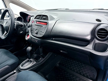 Honda Jazz, 2012г, передний привод, вариатор