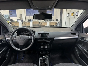 Opel Astra, 2009г, передний привод, механика