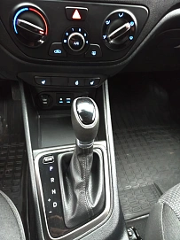 Hyundai Solaris, 2017г, передний привод, автомат