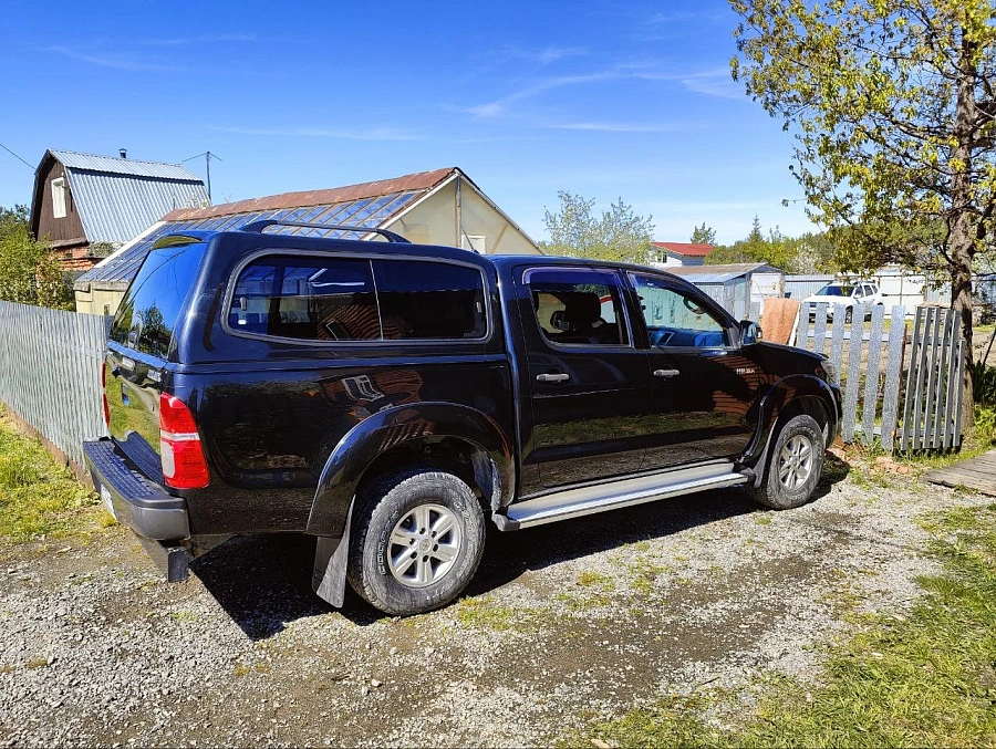 Toyota Hilux, 2013г., полный привод, механика