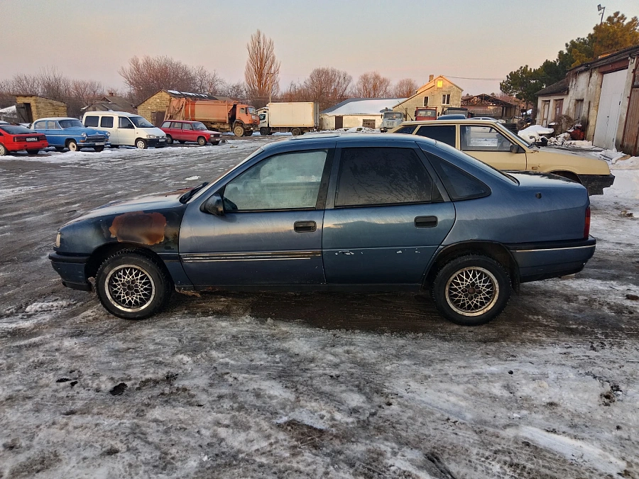 Opel Vectra, 1988г., передний привод, механика