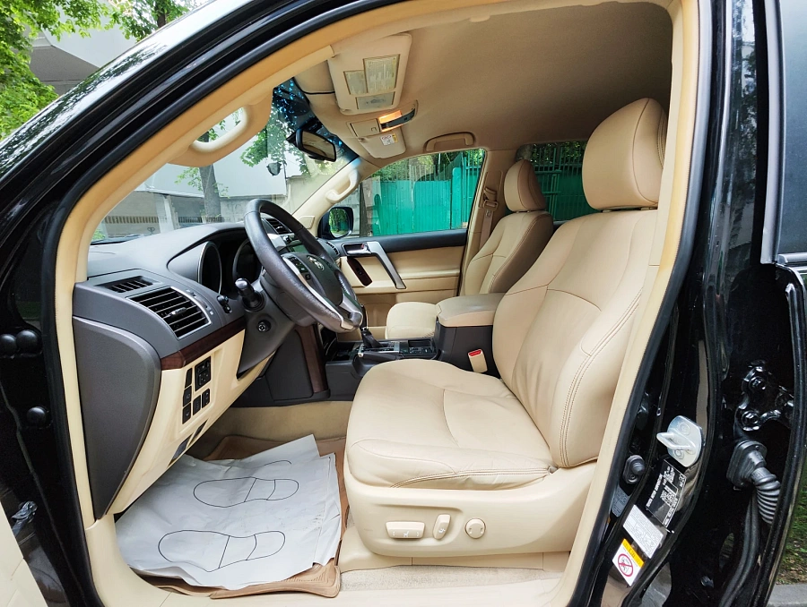 Toyota Land Cruiser Prado, 2014г., полный привод, механика