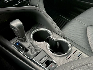 Toyota Camry, 2021г, передний привод, автомат