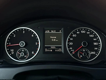 Volkswagen Tiguan, 2012г, передний привод, автомат
