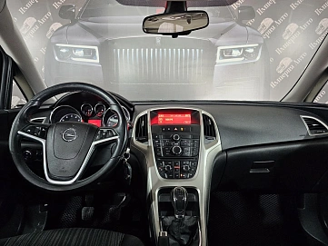 Opel Astra, 2010г, передний привод, механика