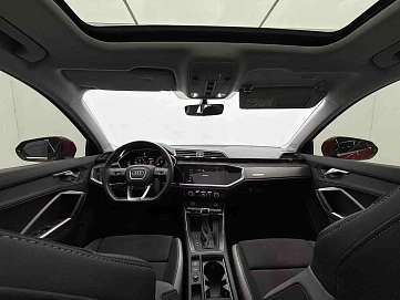 Audi Q3, 2021г, передний привод, робот