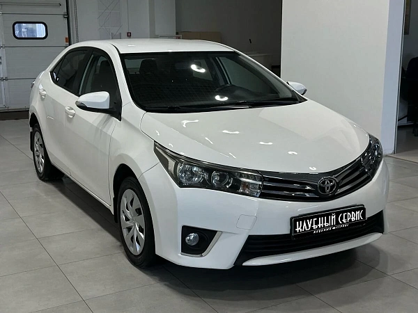 Toyota Corolla, 2013г., передний привод, вариатор