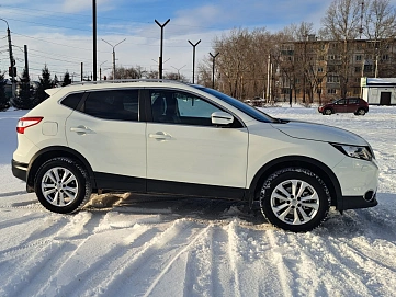 Nissan Qashqai, 2015г, полный привод, вариатор