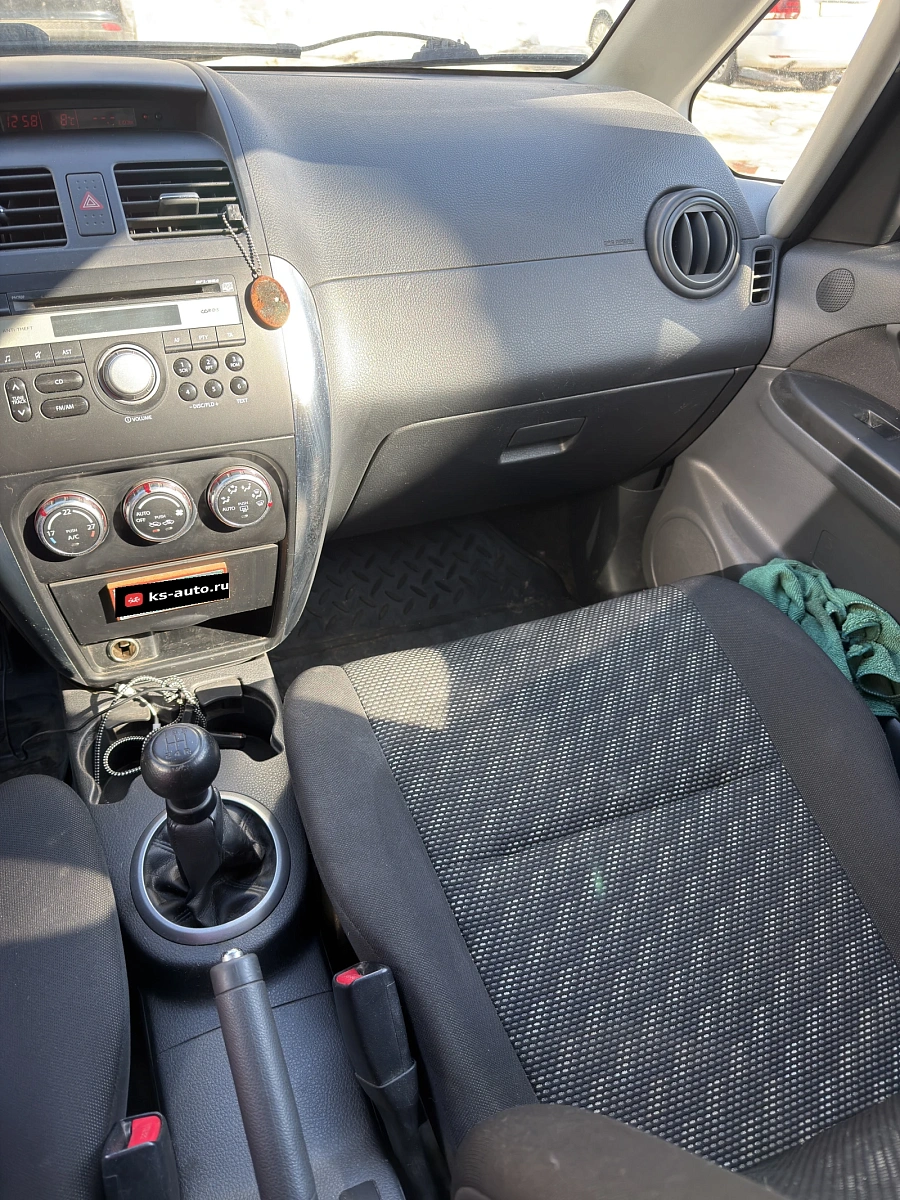 Suzuki SX4, 2008г., передний привод, механика