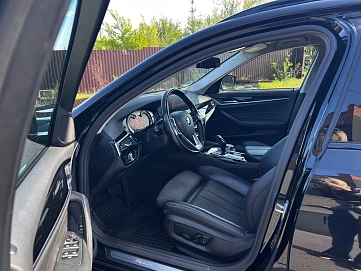 BMW 5 серии, 2018г, задний привод, автомат