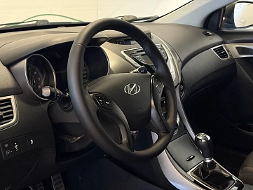 Hyundai Elantra, 2012г, передний привод, механика