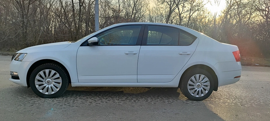 Skoda Octavia, 2020г., передний привод, робот