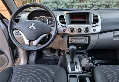 Mitsubishi L200, 2010г, полный привод, автомат