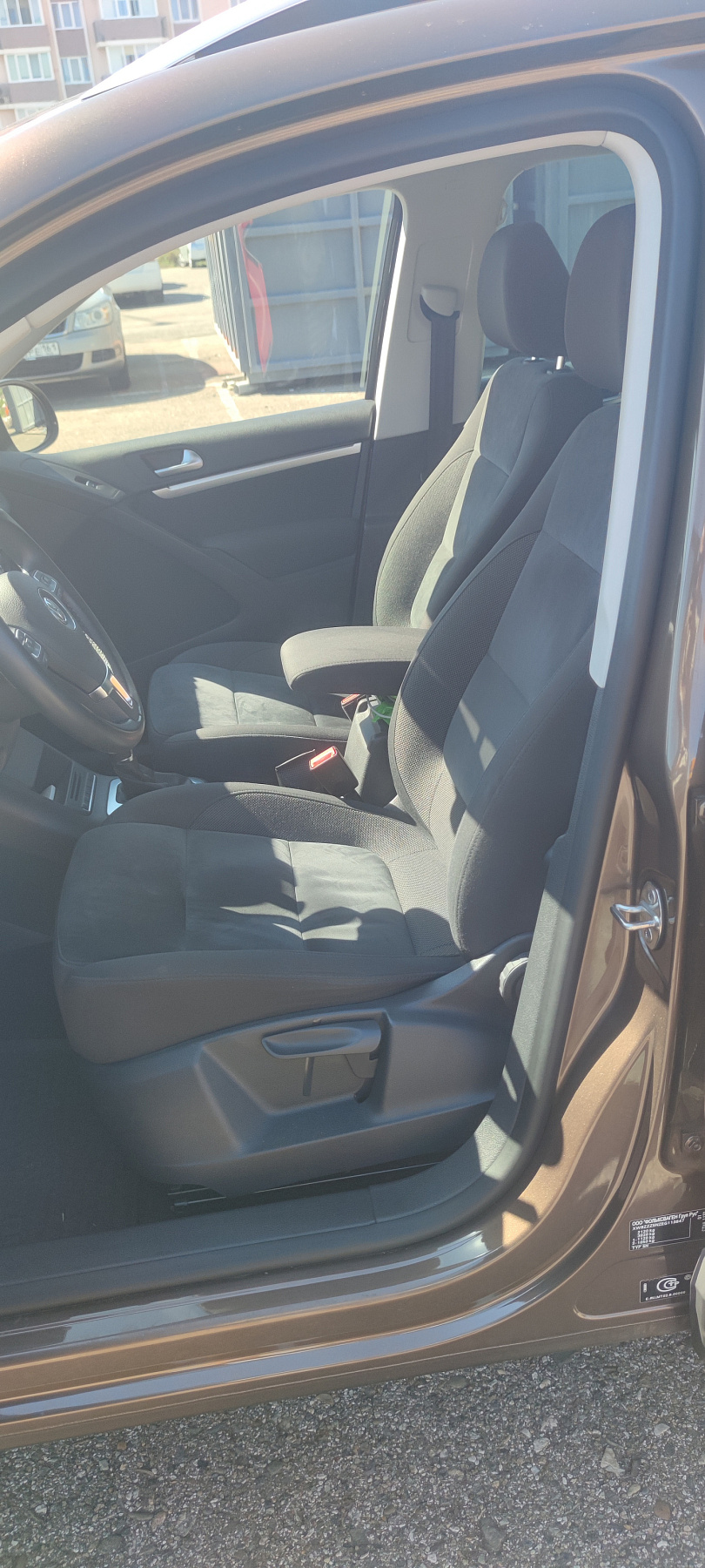 Volkswagen Tiguan, 2014г., передний привод, робот