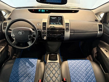 Toyota Prius, 2009г, передний привод, автомат