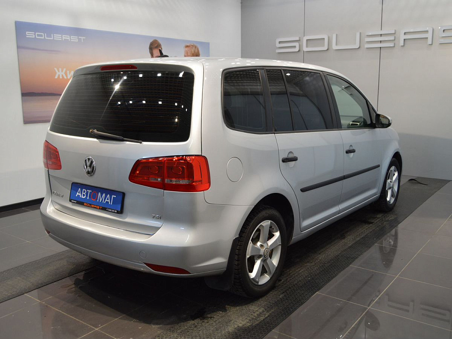Volkswagen Touran, 2011г., передний привод, робот