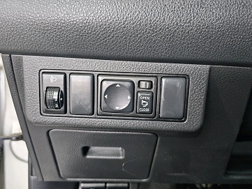 Nissan Tiida, 2008г, передний привод, автомат
