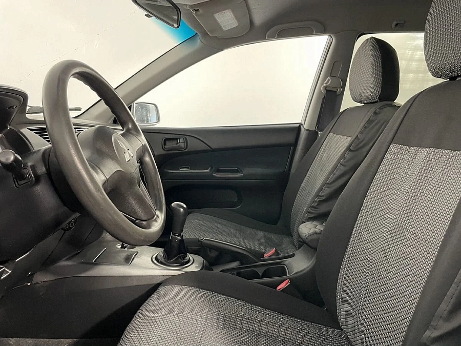 Mitsubishi Lancer, 2006г., передний привод, механика