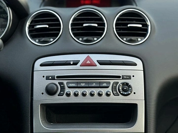 Peugeot 308, 2010г, передний привод, механика