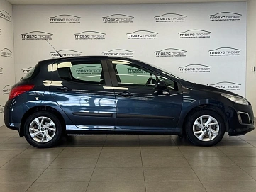 Peugeot 308, 2012г, передний привод, механика