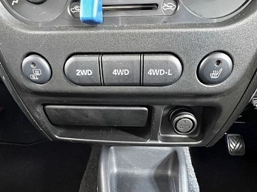 Suzuki Jimny, 2011г, полный привод, механика