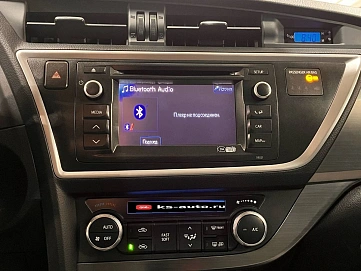 Toyota Auris, 2013г, передний привод, вариатор