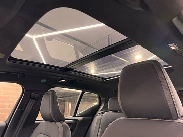 Volvo XC40, 2024г, передний привод, робот