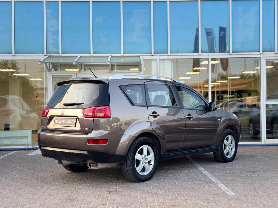 Peugeot 4007, 2011г., полный привод, вариатор