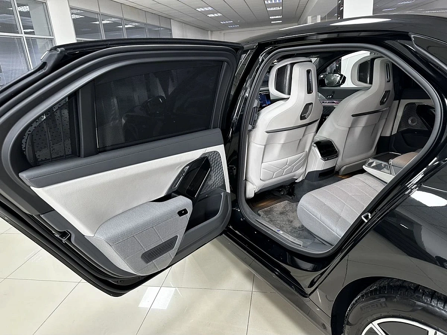 BMW , 2024г., полный привод, автомат