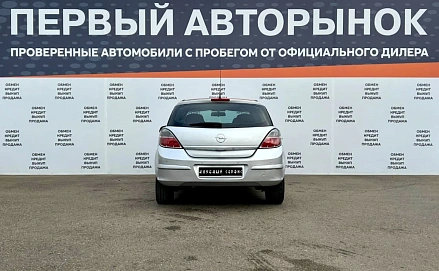 Opel Astra, 2010г, передний привод, механика