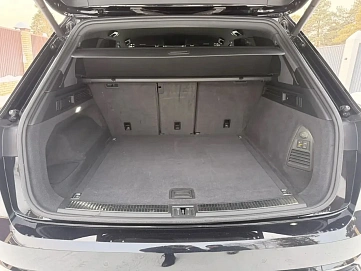 Volkswagen Touareg, 2018г, полный привод, автомат