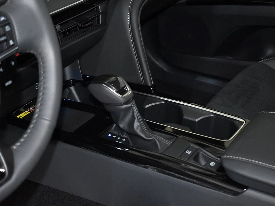 Toyota Camry, 2026г., передний привод, вариатор