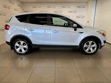 Ford Kuga, 2011г, передний привод, автомат