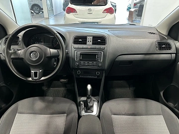 Volkswagen Polo, 2015г, передний привод, автомат