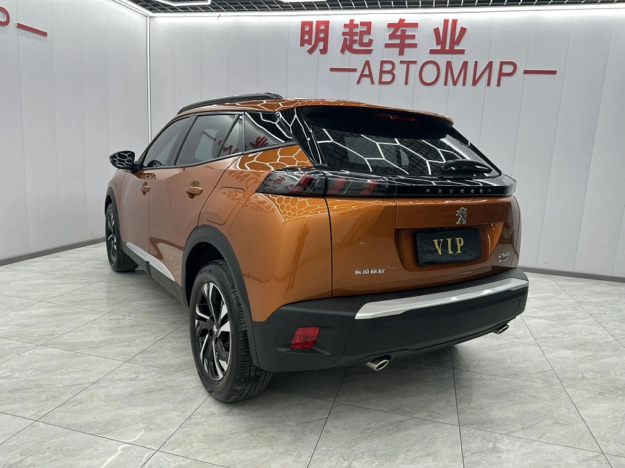 Peugeot 2008, 2021г., передний привод, робот
