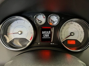 Peugeot 308, 2012г, передний привод, автомат