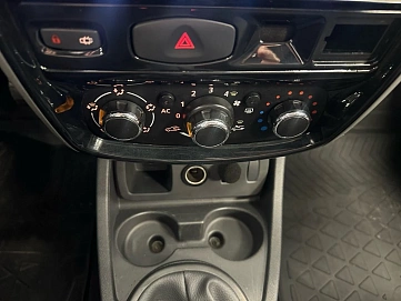 Nissan Terrano, 2015г, передний привод, механика