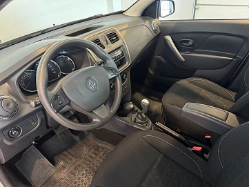 Renault Sandero, 2015г, передний привод, автомат