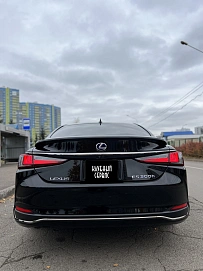 Lexus ES, 2019г, передний привод, вариатор