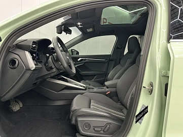 Audi A3, 2022г, передний привод, робот